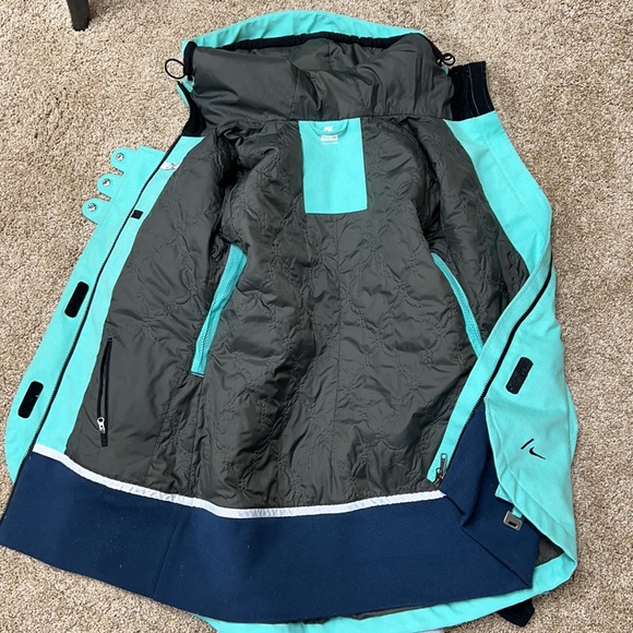 Nike ski jacket - Picture 7 of 7